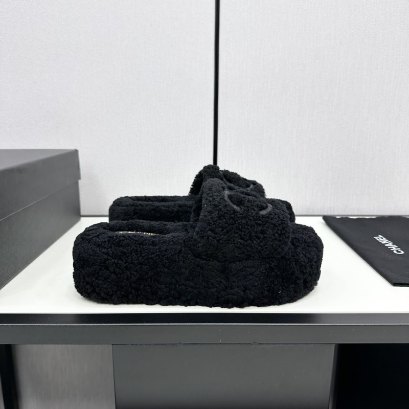 Ch*el slippers